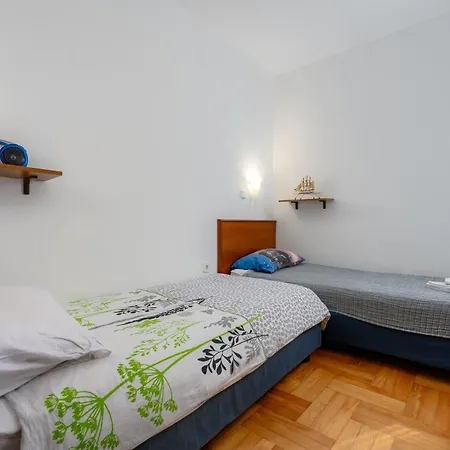 Valdepian 3br With Balcony With Sea View 3* Basanija