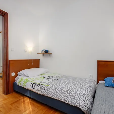 Valdepian 3br With Balcony With Sea View Guest house Basanija