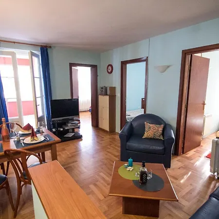 Valdepian 3br With Balcony With Sea View Guest house