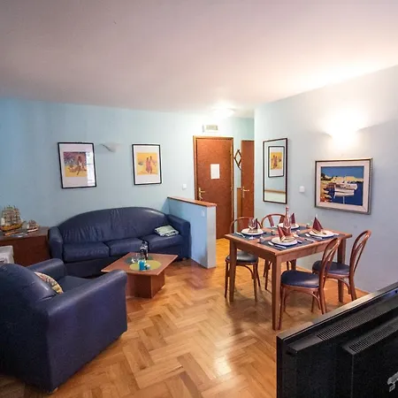 Valdepian 3br With Balcony With Sea View 3* Basanija