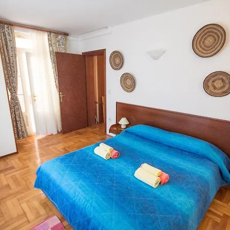 Valdepian 3br With Balcony With Sea View Pensjonat Bašanija